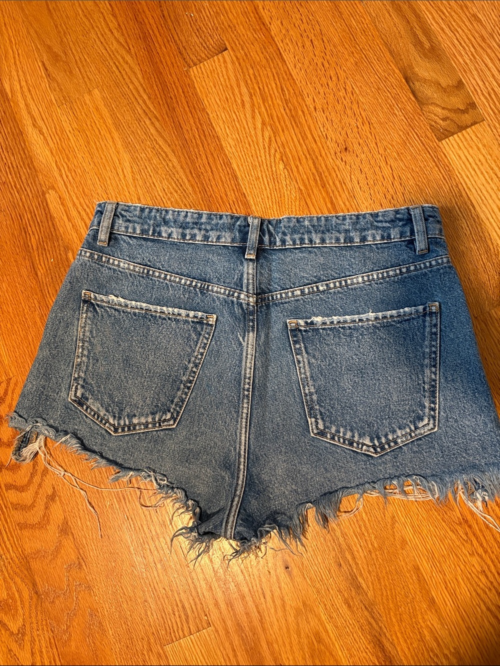 Zara Distressed Denim Cutoff Shorts in Light Blue - Picture 3 of 3